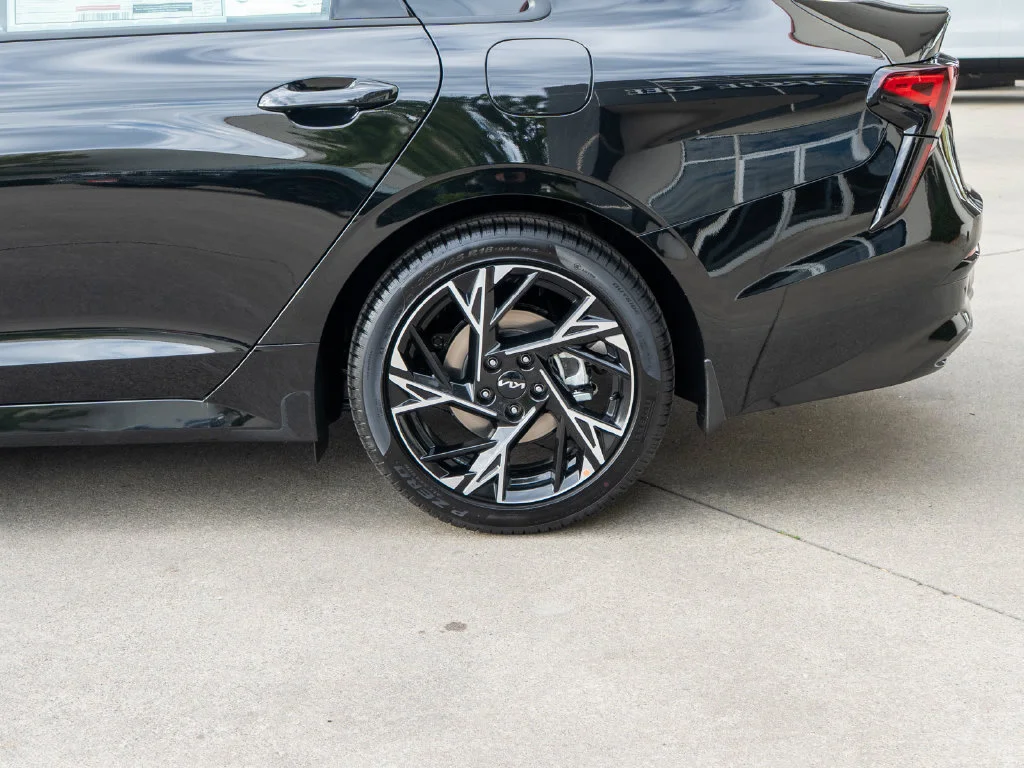 New 2027 Aurora Black Pearl Kia GT-Line image 29