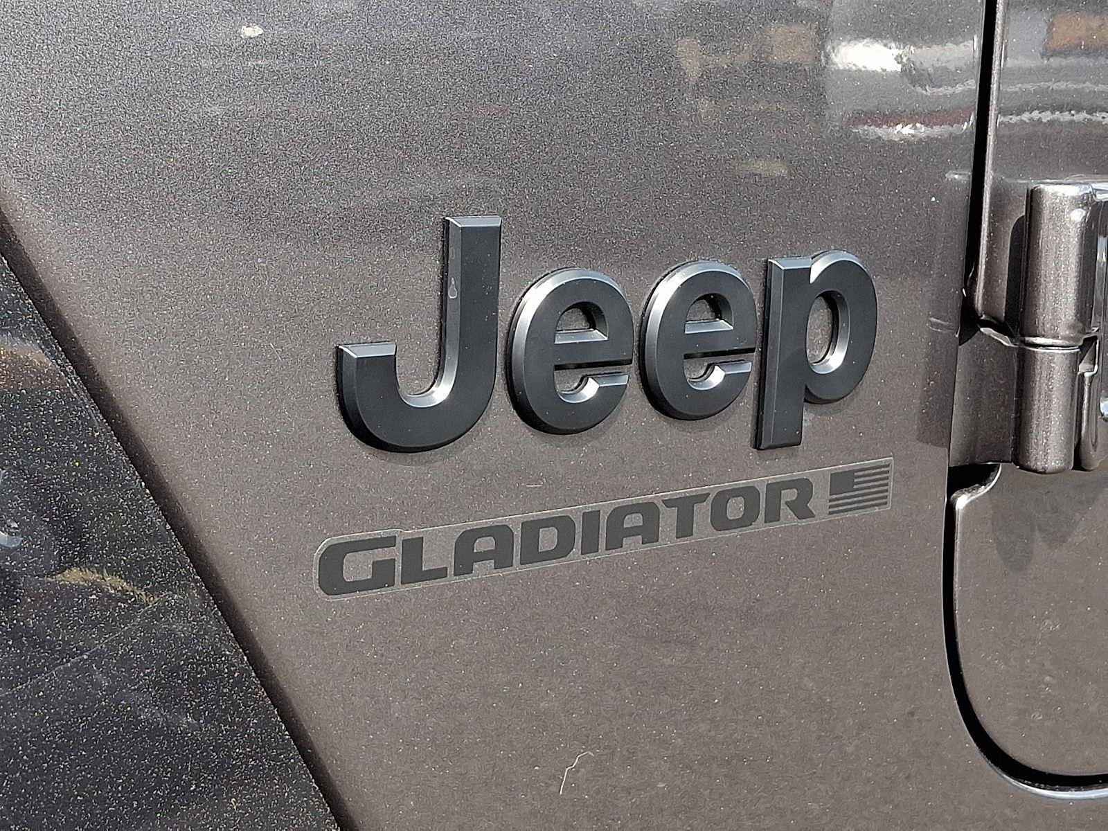New 2026 Granite Crystal Metallic Clearcoat Jeep Sport S image 18