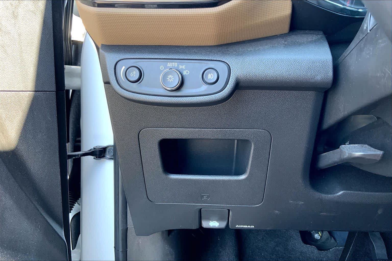Used 2021 Summit White Chevrolet ACTIV image 35