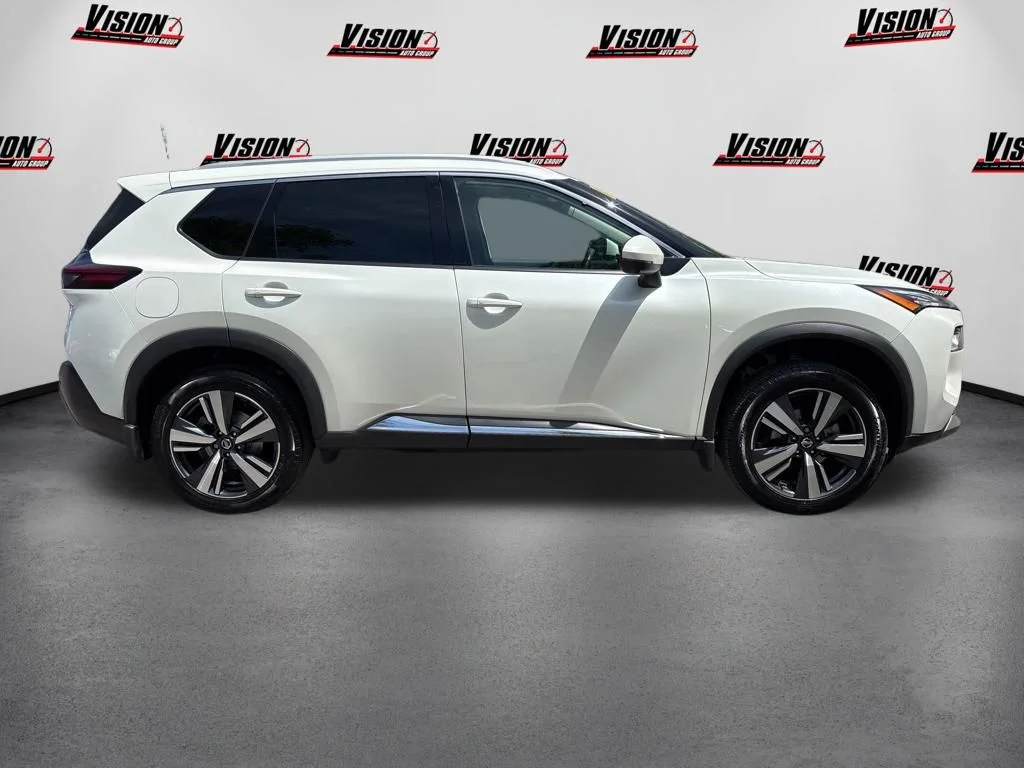 Used 2021 White Nissan SL image 6