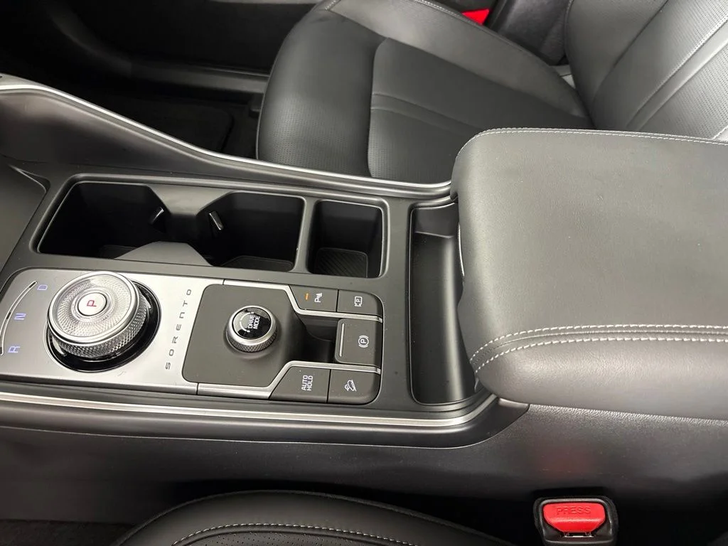 New 2026 Snow White Pearl Kia EX image 44