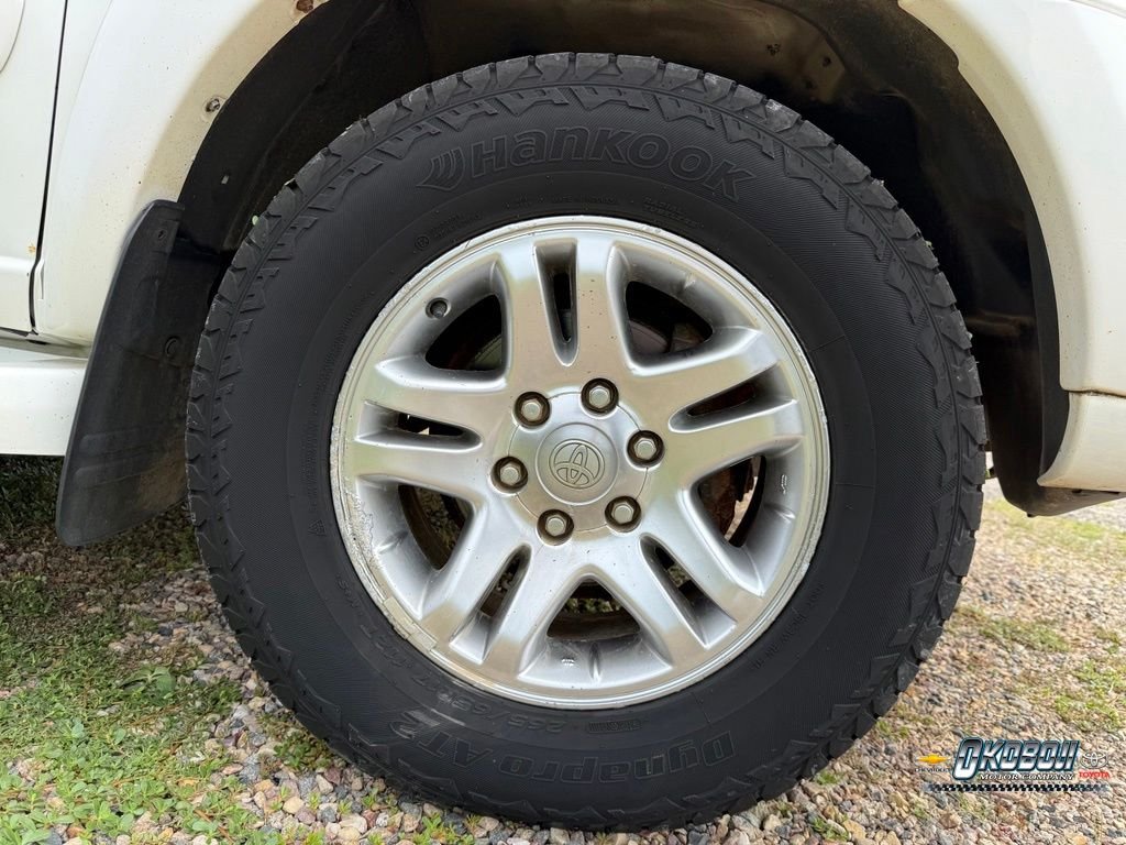 Used 2004  Toyota Limited image 22