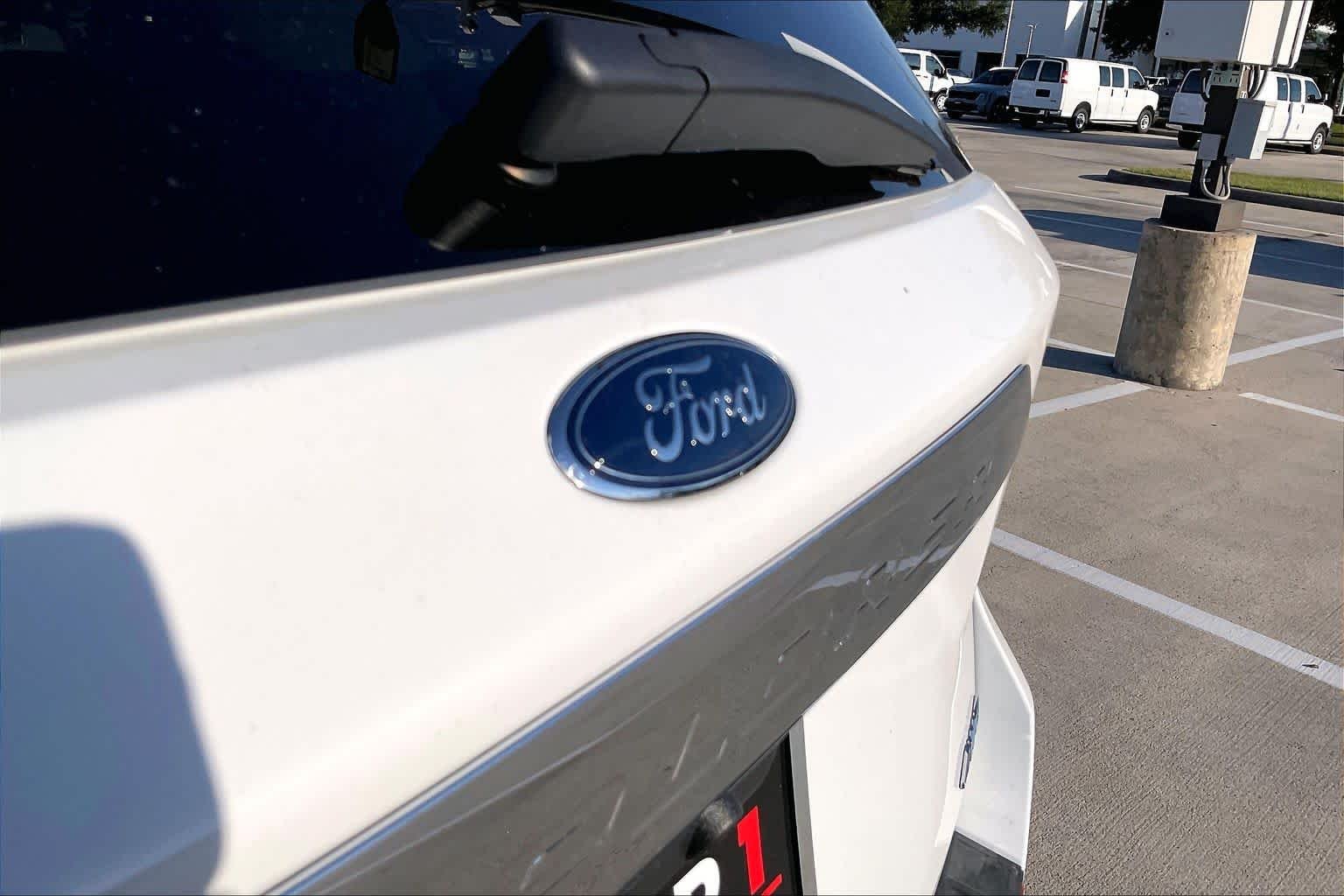 Used 2024 Oxford White Ford XLT image 30