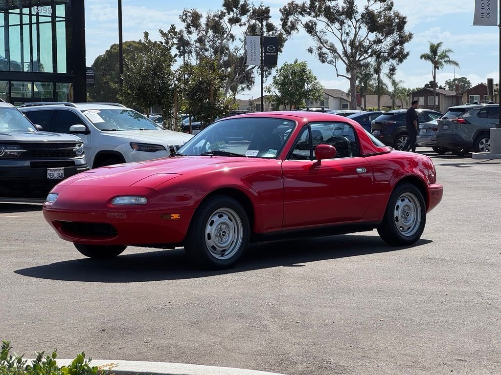 Used 1990 Classic Red Mazda Base image 5