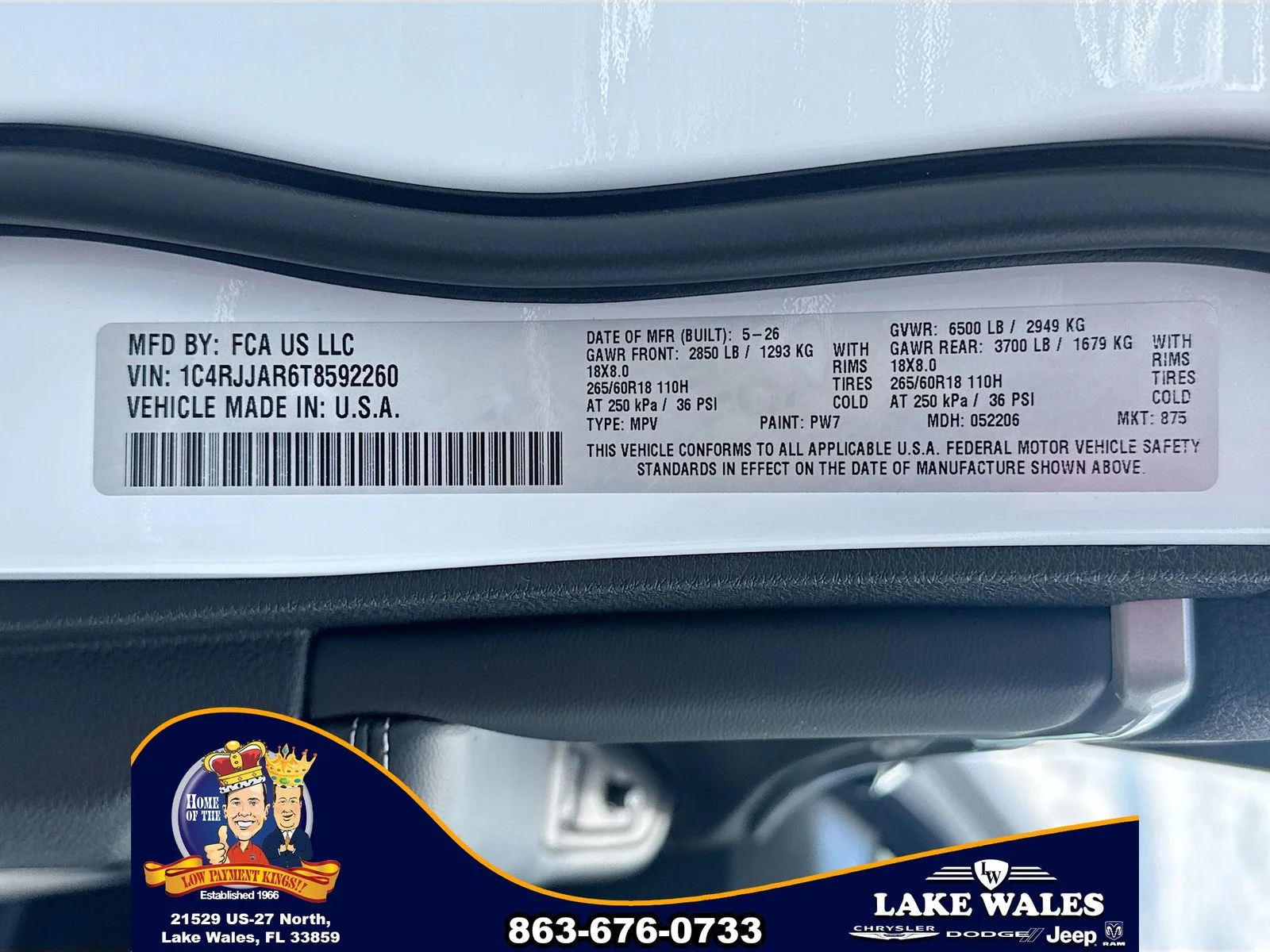 New 2026 Bright White Clear-Coat Exterior Paint Jeep Altitude image 31