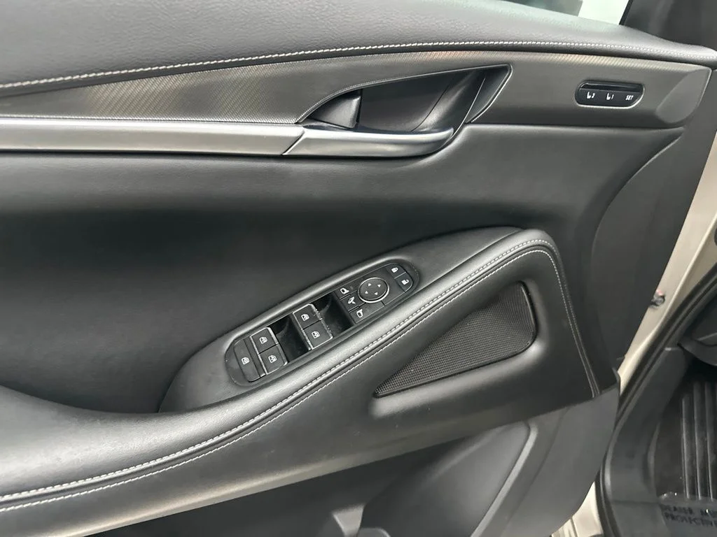 Used 2023 Silver INFINITI LUXE image 15