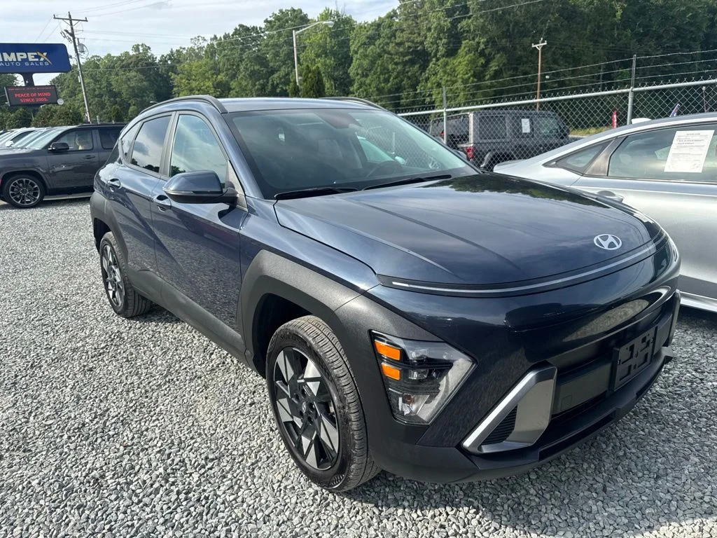 Used 2024 Blue Hyundai SEL image 2