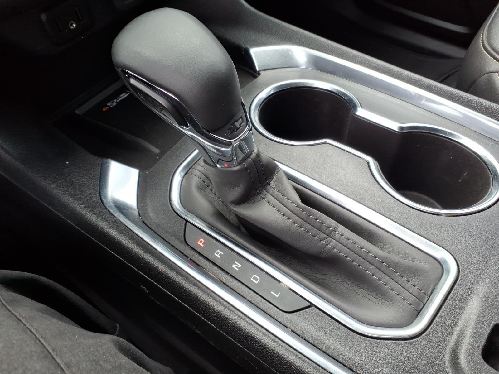 Used 2023 Summit White Chevrolet LT Leather image 6
