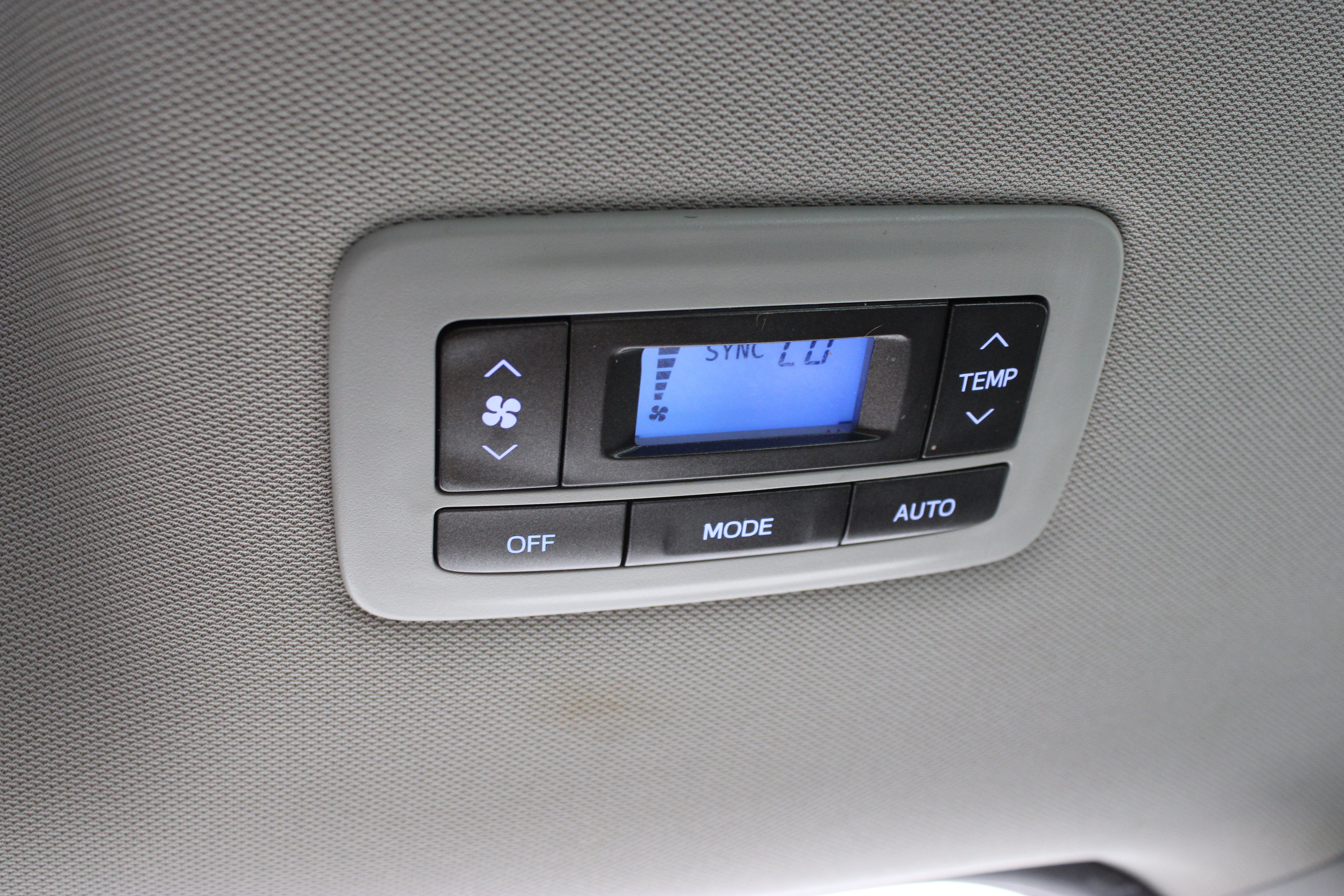 Used 2015 Silver Sky Metallic Toyota XLE Premium 3.5L image 29