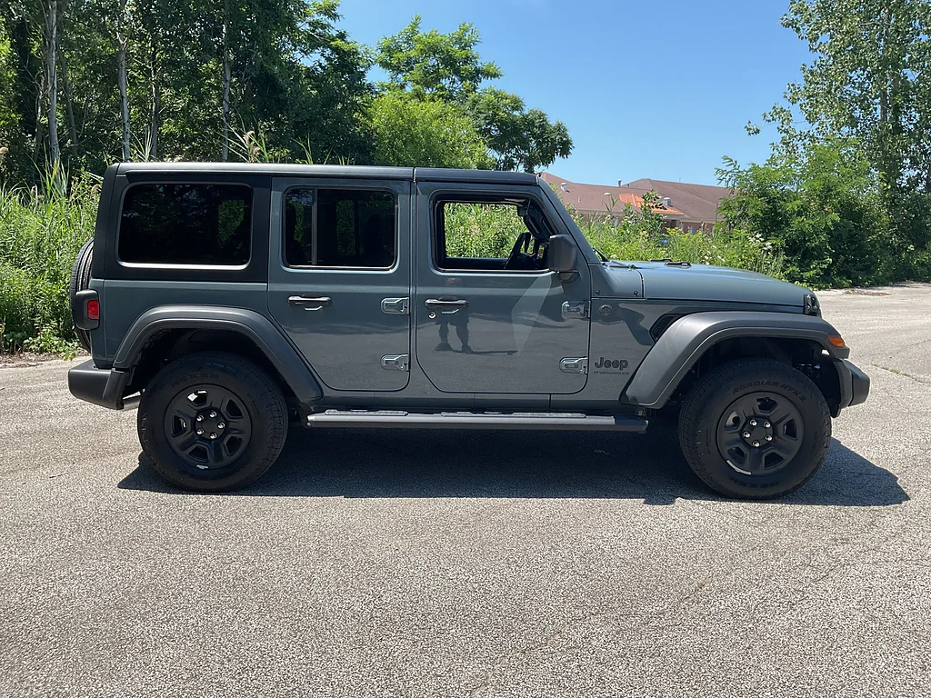 Used 2026 Anvil Clear Coat Jeep Sport image 4