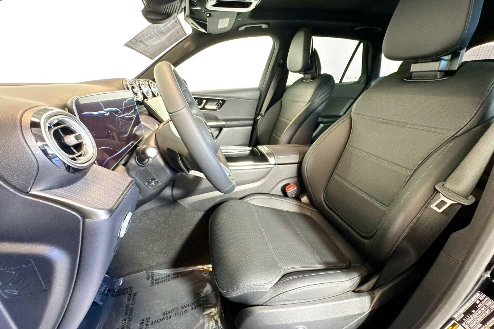 New 2026 Black Mercedes-Benz GLC 300 image 18