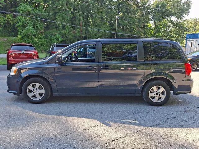 Used 2013 Gray Dodge SXT image 7