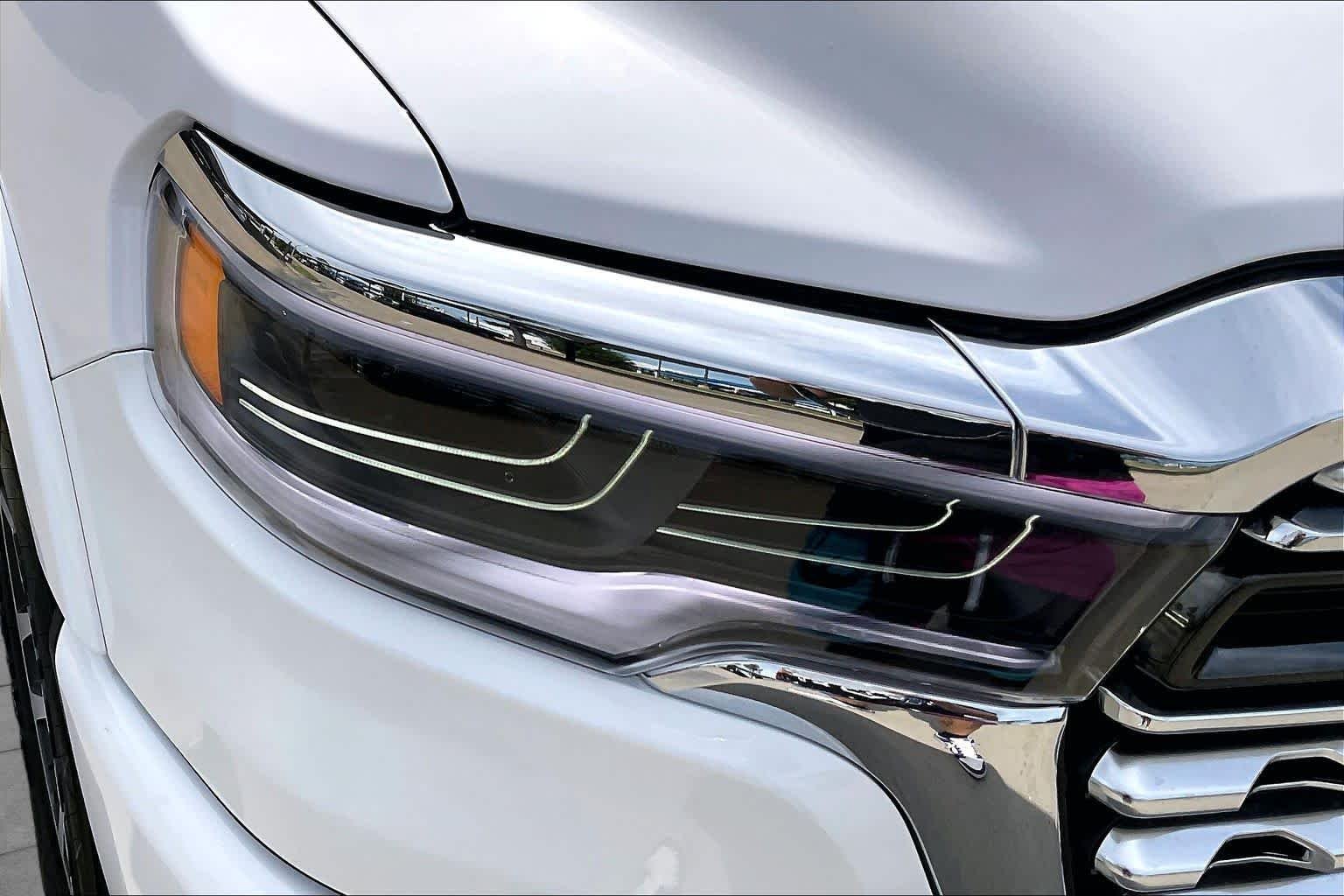 New 2027 Bright White Clear-Coat Exterior Paint RAM Limited image 13