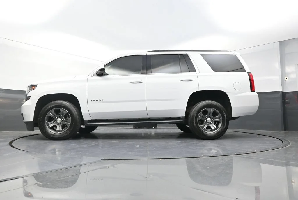 Used 2018 White Chevrolet LS image 24