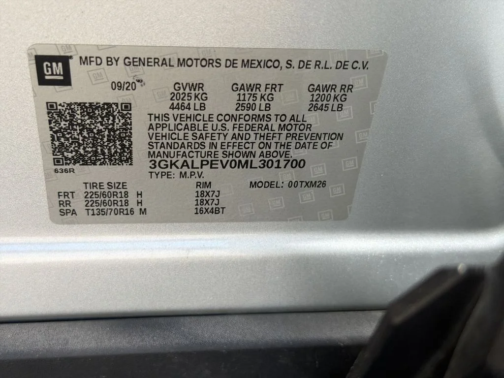 Used 2021 Silver GMC SLT image 34
