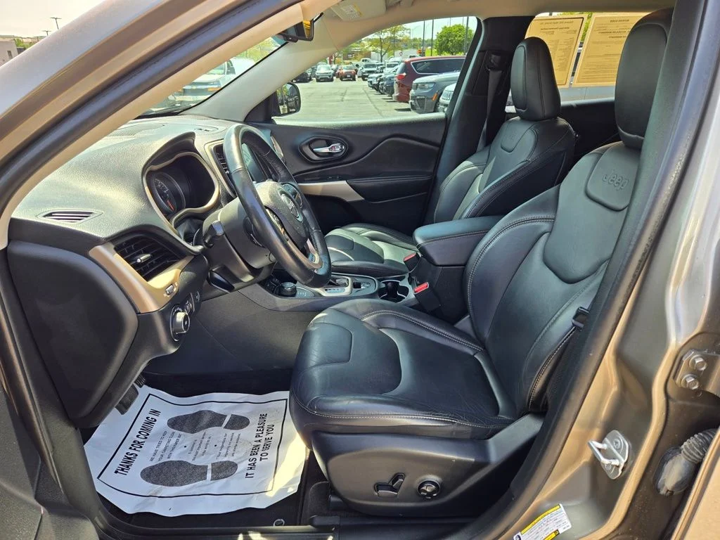 Used 2018 Beige Jeep Limited image 14