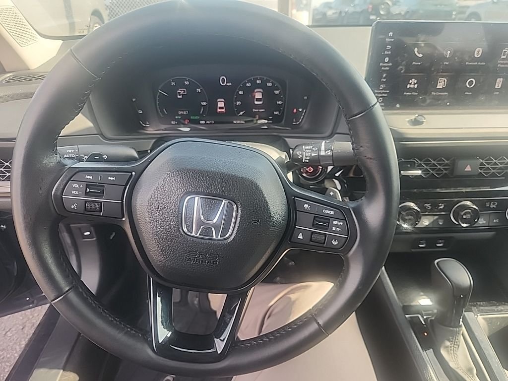 Used 2024  Honda EX-L image 22