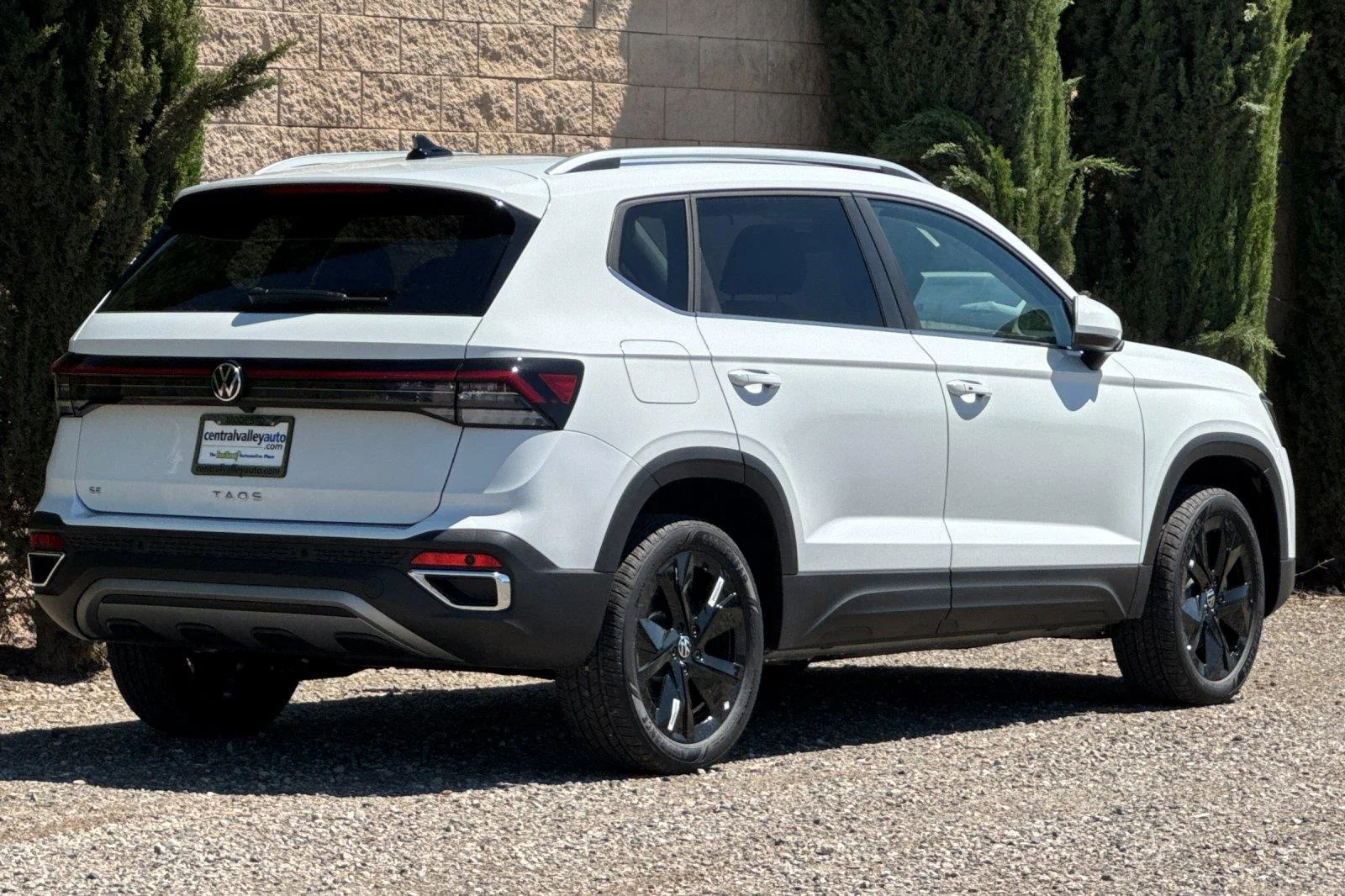 New 2026 Pure White Volkswagen SE image 4