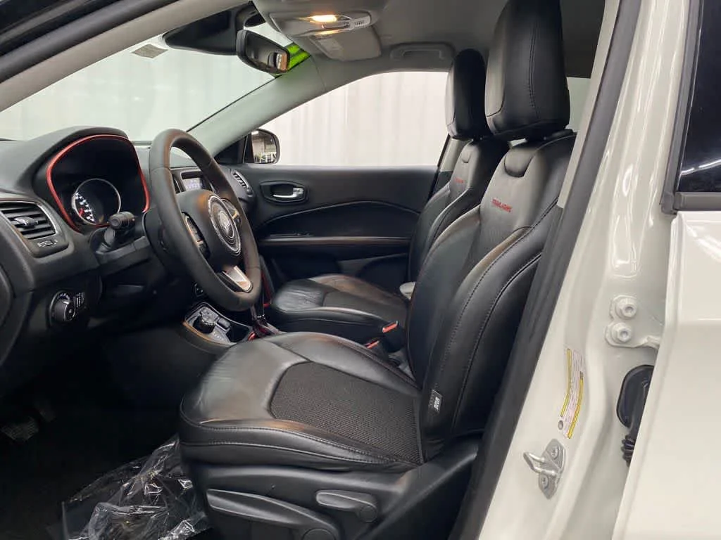 Used 2021 White Clearcoat Jeep Trailhawk image 14