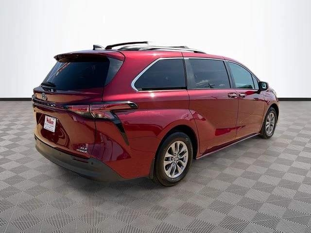 Used 2022 Red Toyota XLE image 7