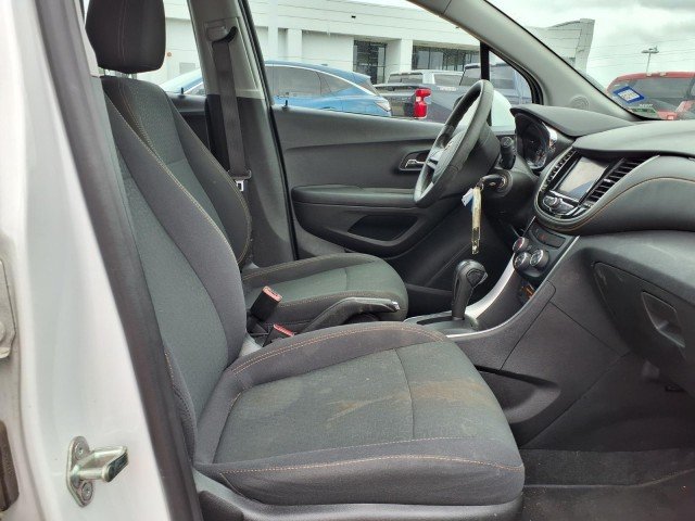 Used 2020 SUMMIT WHITE Chevrolet LS image 15