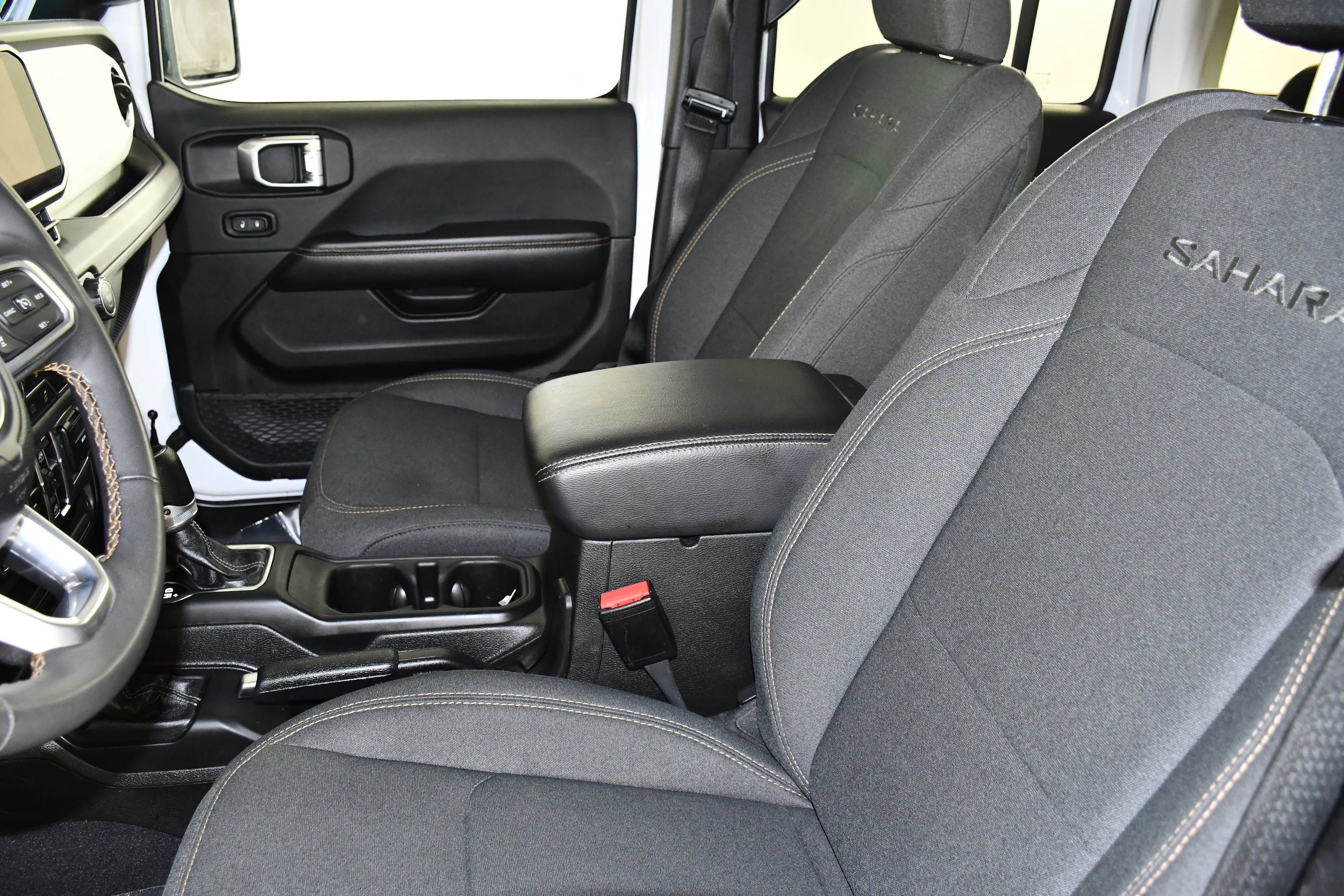 Used 2024 Bright White Clearcoat Jeep Sahara image 37