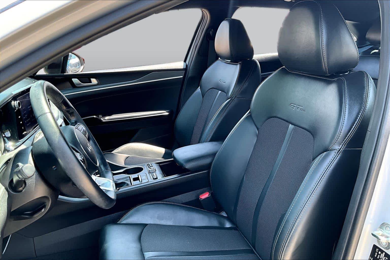 Used 2024 Wolf Gray Kia GT-Line image 8