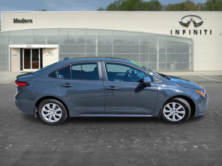 Used 2025 Underground Toyota LE image 3