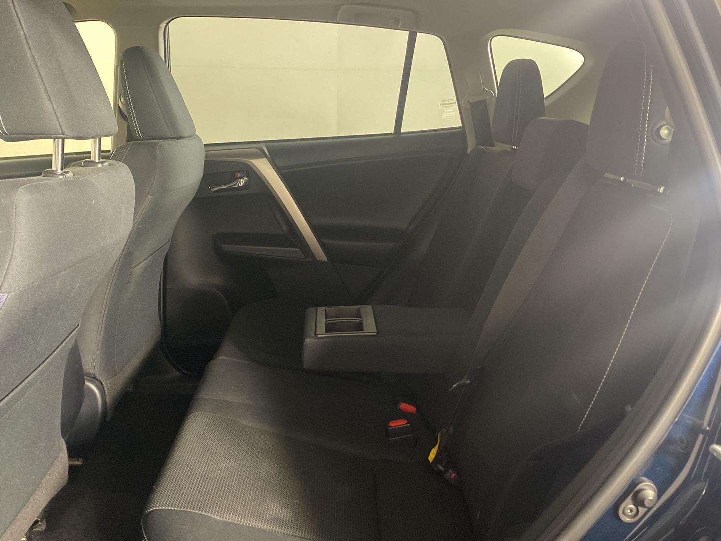 Used 2018 Galactic Aqua Mica Toyota XLE image 26