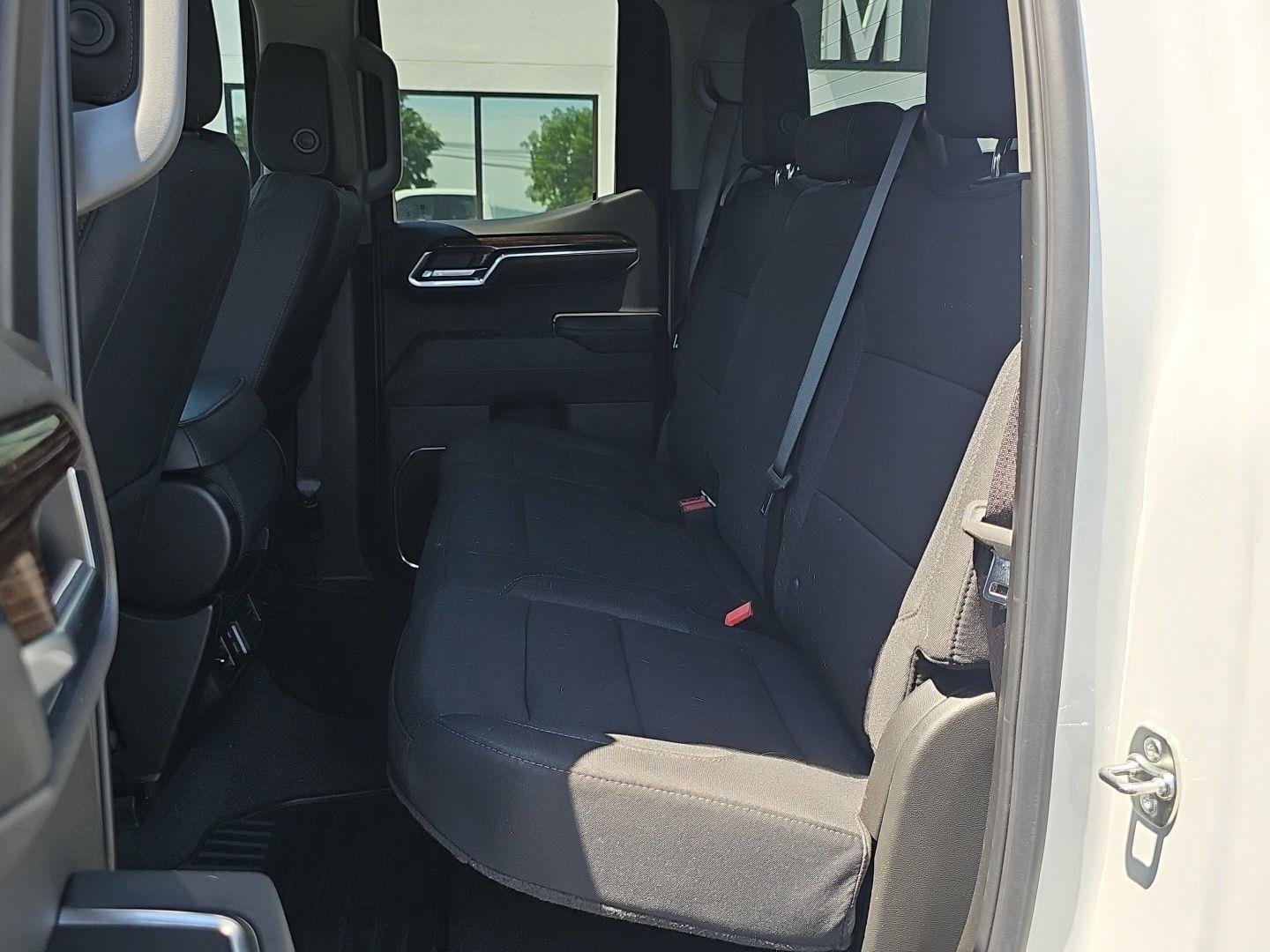 Used 2025 Summit White GMC Elevation image 28