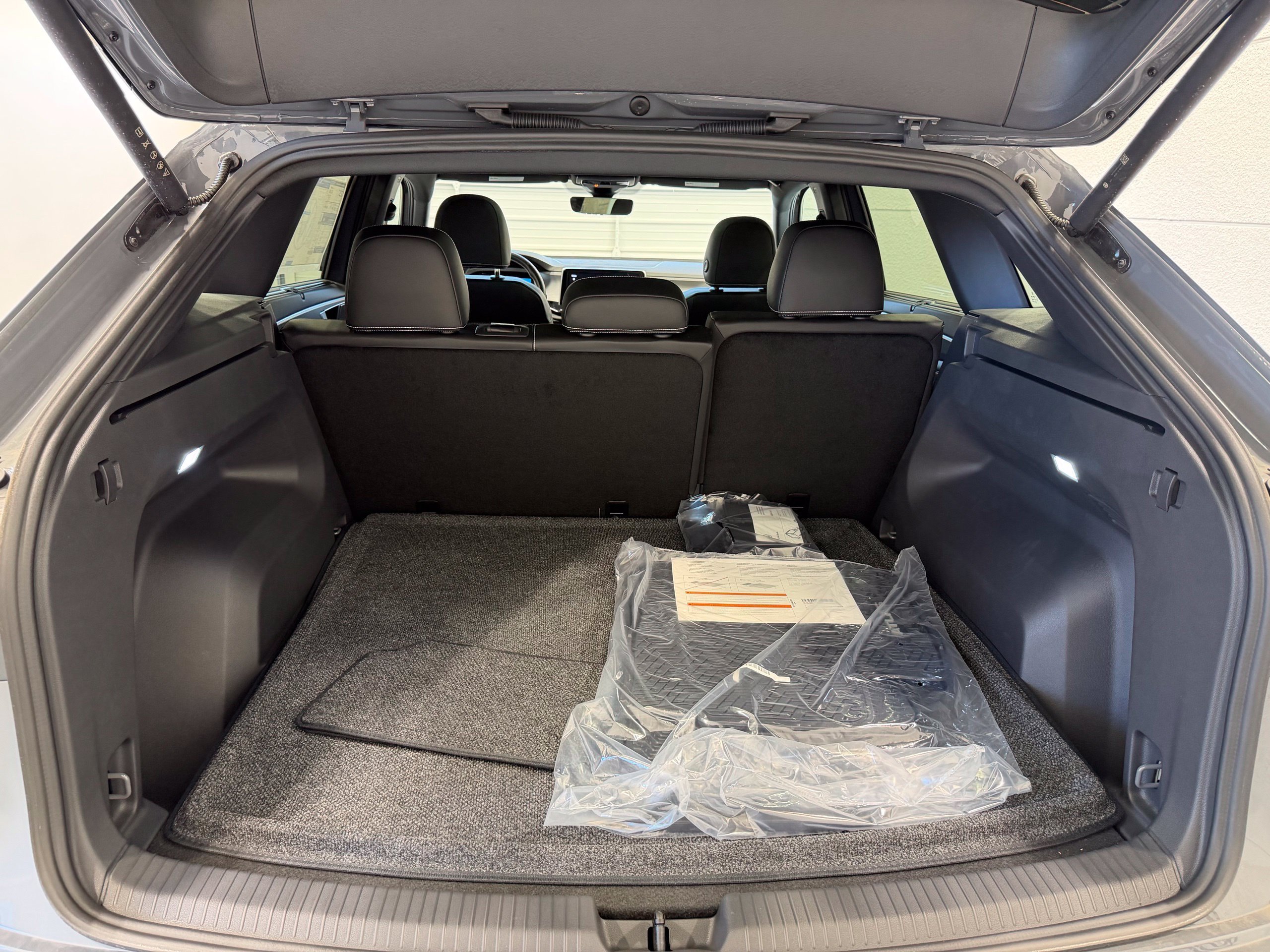 2026 Volkswagen Atlas Cross Sport SE w/Tech - Photo 24