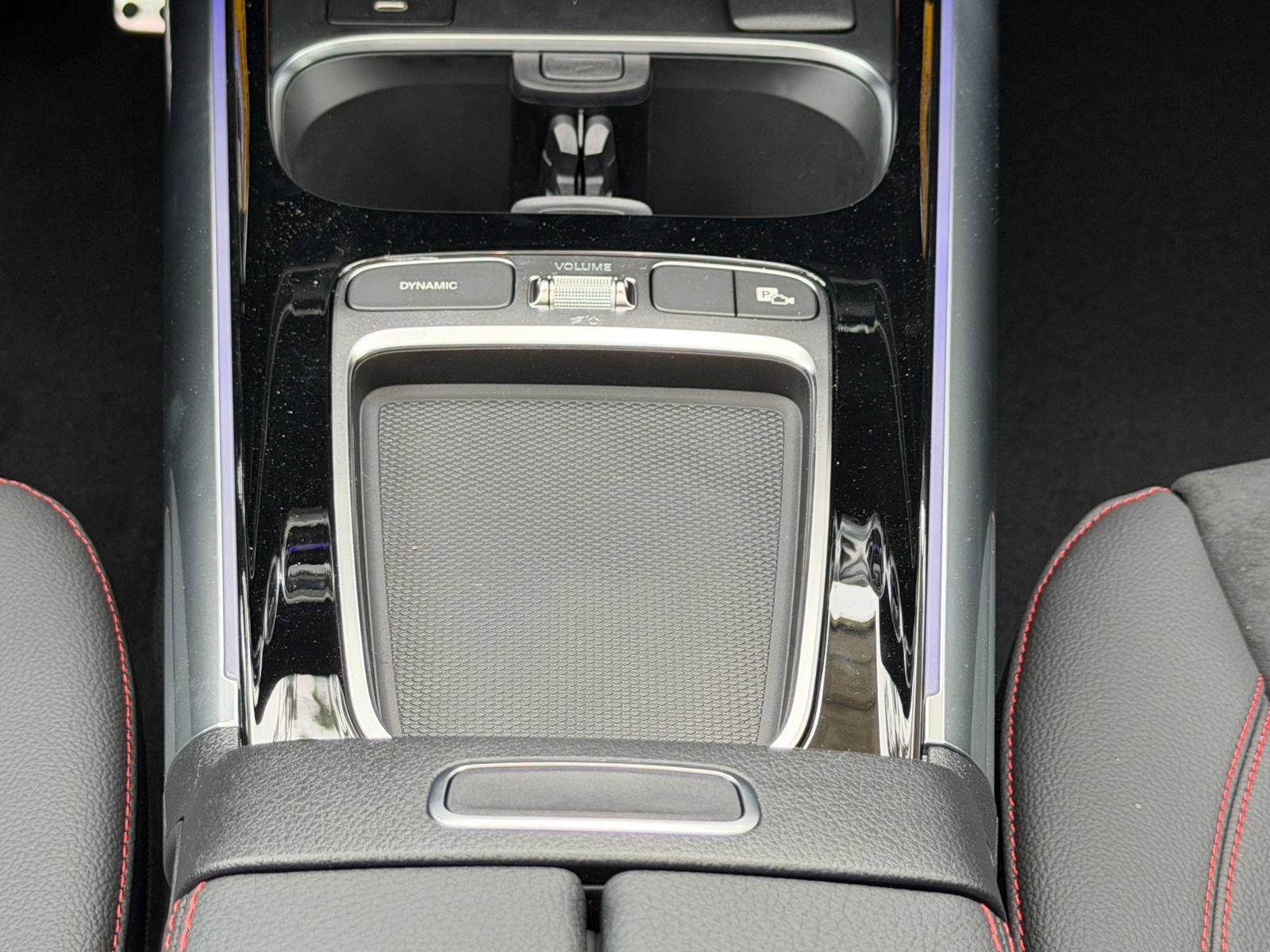 New 2026 MANUFAKTUR Alpine Gray Mercedes-Benz GLA 35 AMG® image 47
