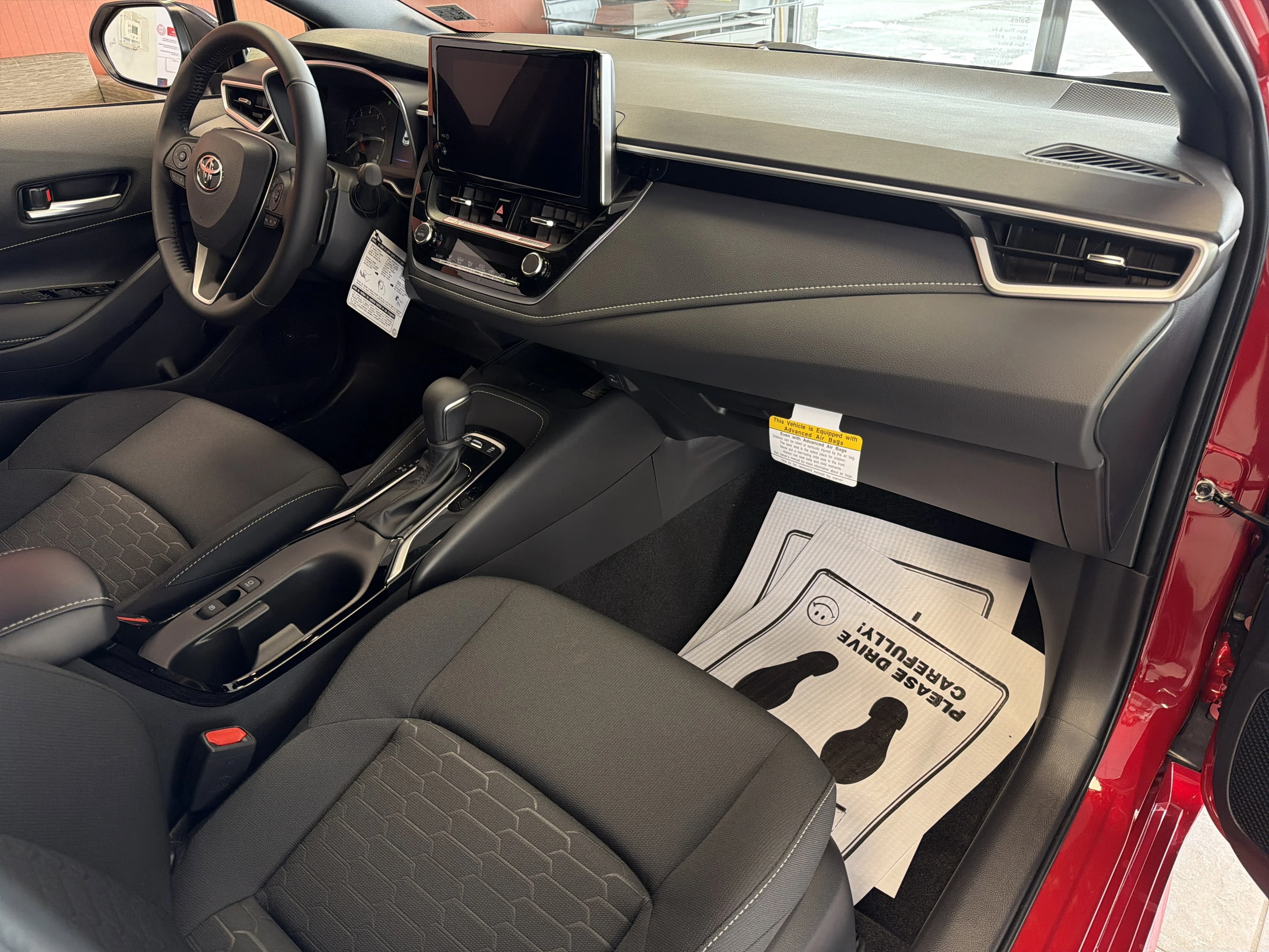 2026 Toyota Corolla Hatchback SE - Photo 28