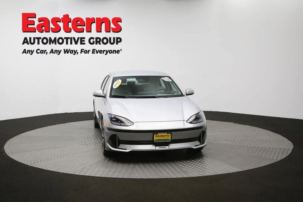 Used 2023 Silver Hyundai SEL image 51