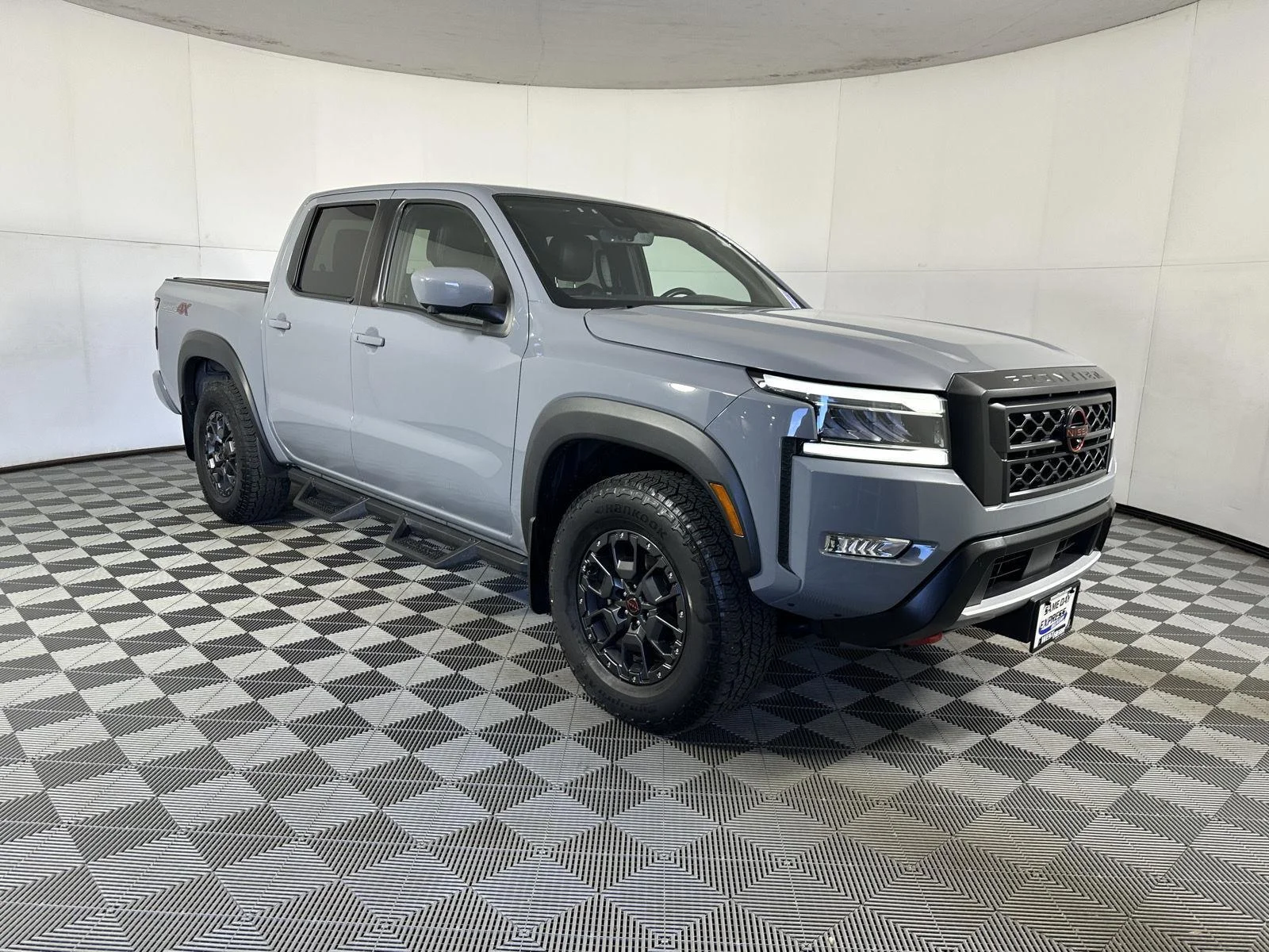 Used 2023 Boulder Gray Pearl Nissan PRO-4X image 21