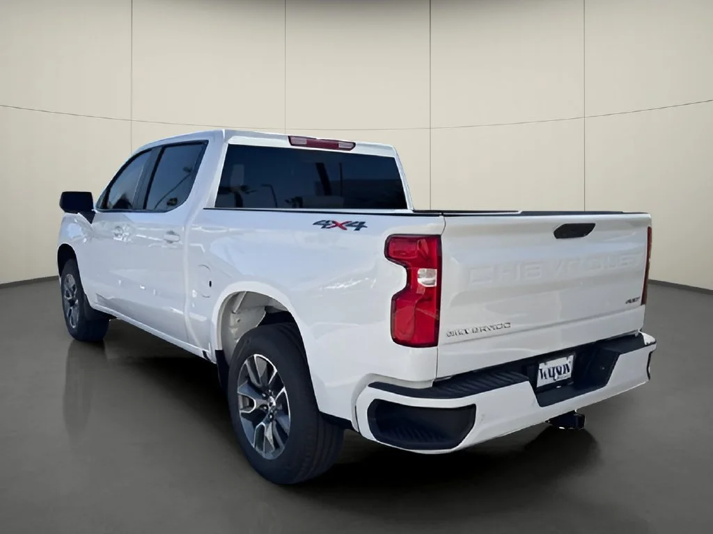 New 2026 Summit White Chevrolet RST image 3