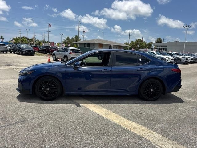 2025 Toyota Camry SE - Photo 15