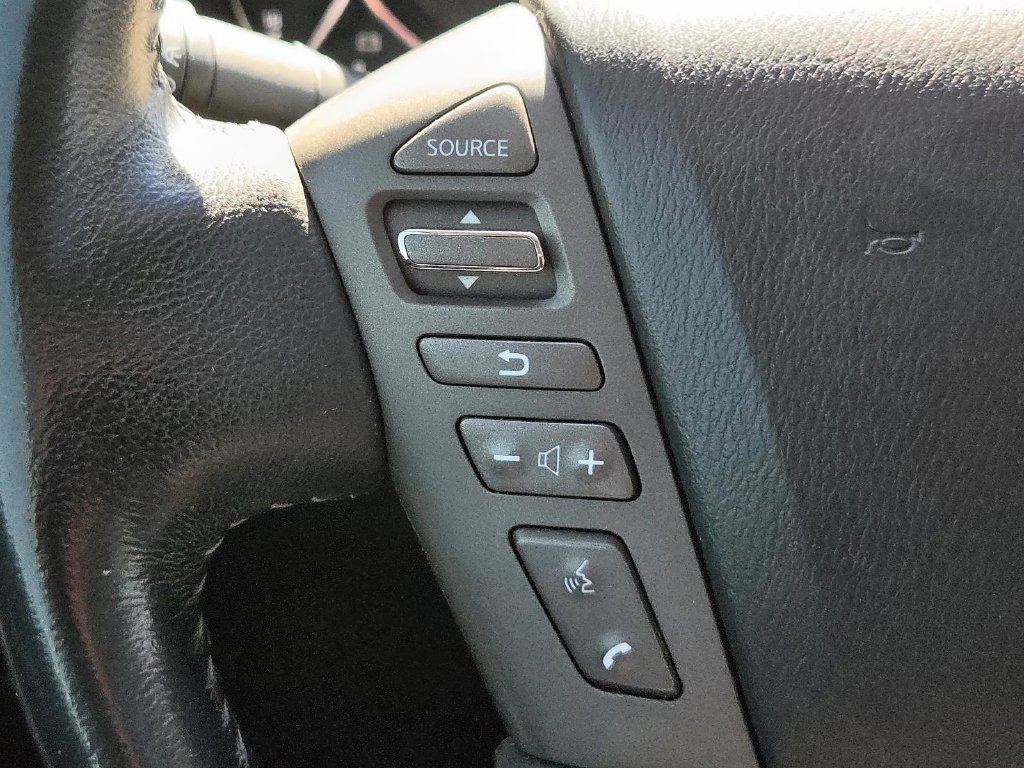 Used 2017 Brown Nissan SL image 34