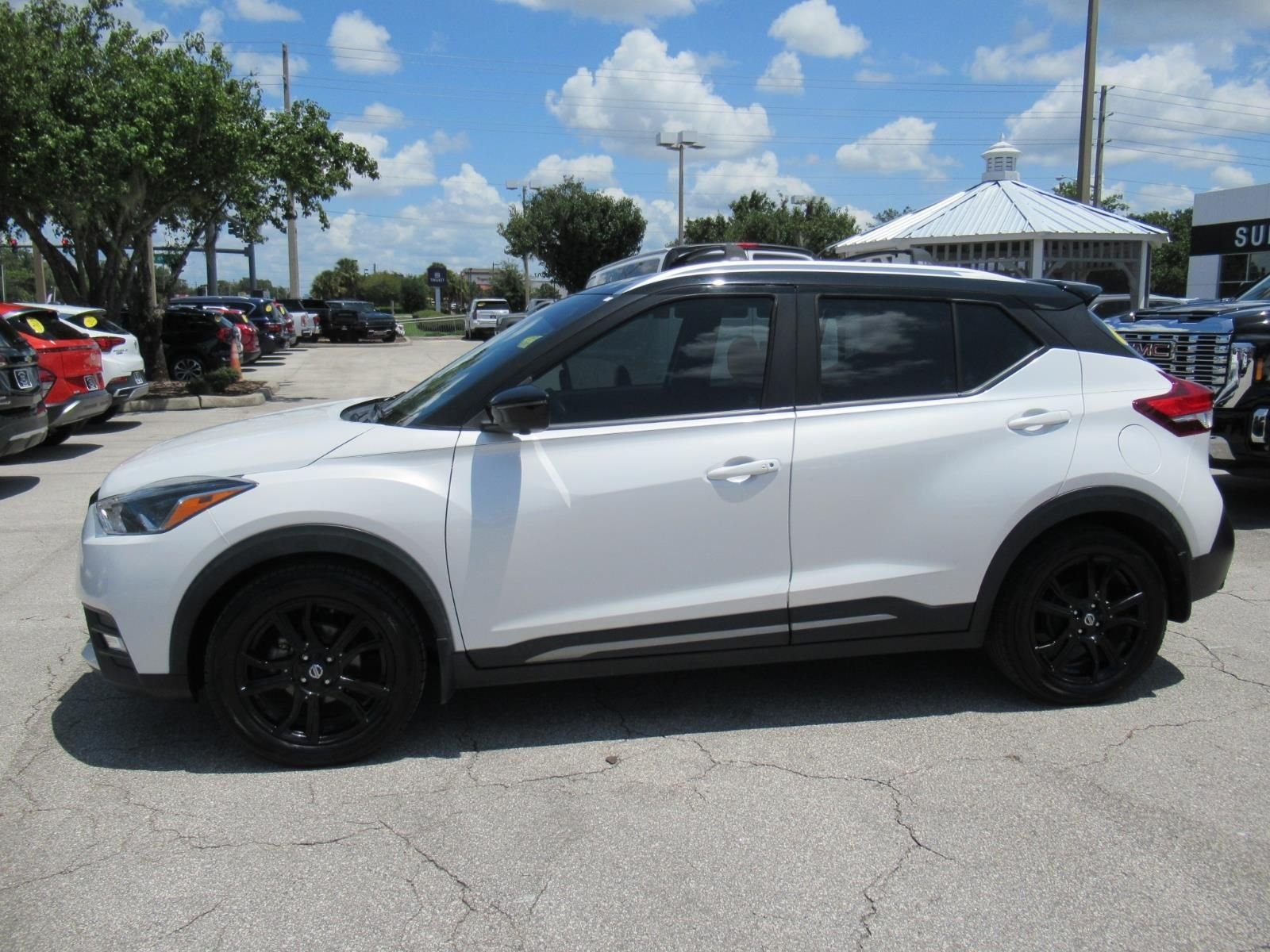 Used 2020 White Nissan SR image 5
