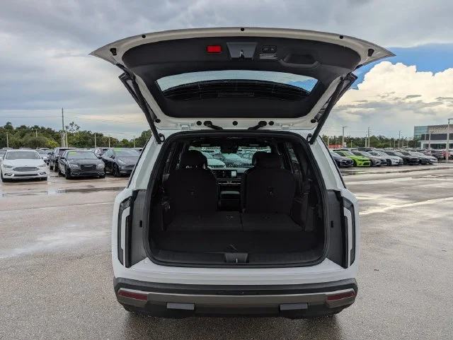 New 2027 White Kia S image 33