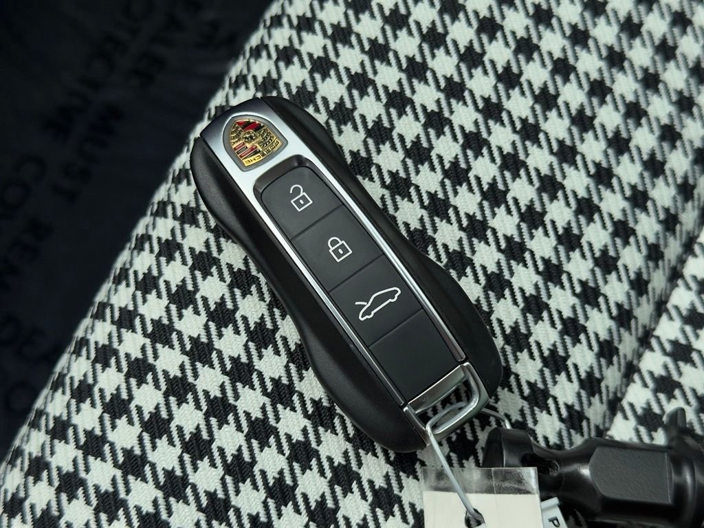 Used 2024 White Porsche Carrera S image 10