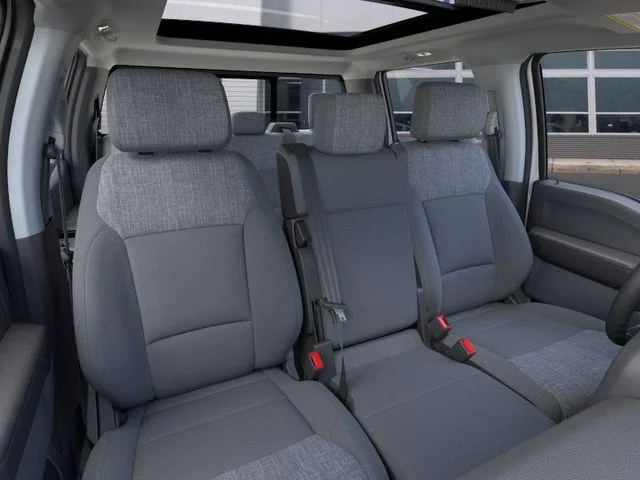 New 2026 Oxford White Ford XLT image 11