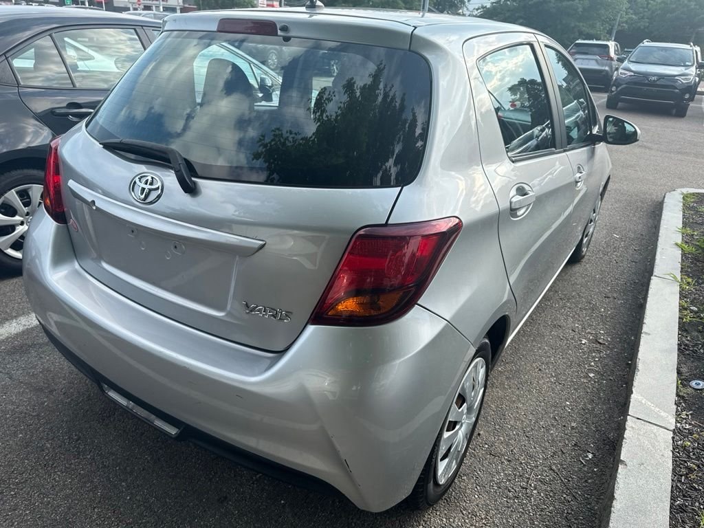 Used 2017 Silver Toyota L image 7