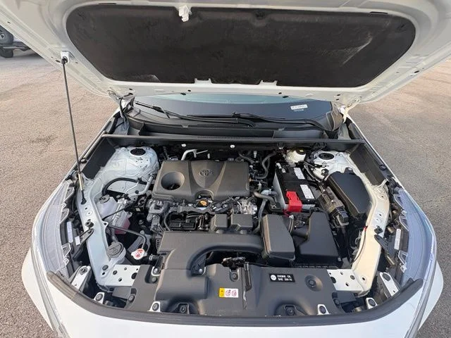 Used 2025 White Toyota XLE image 31