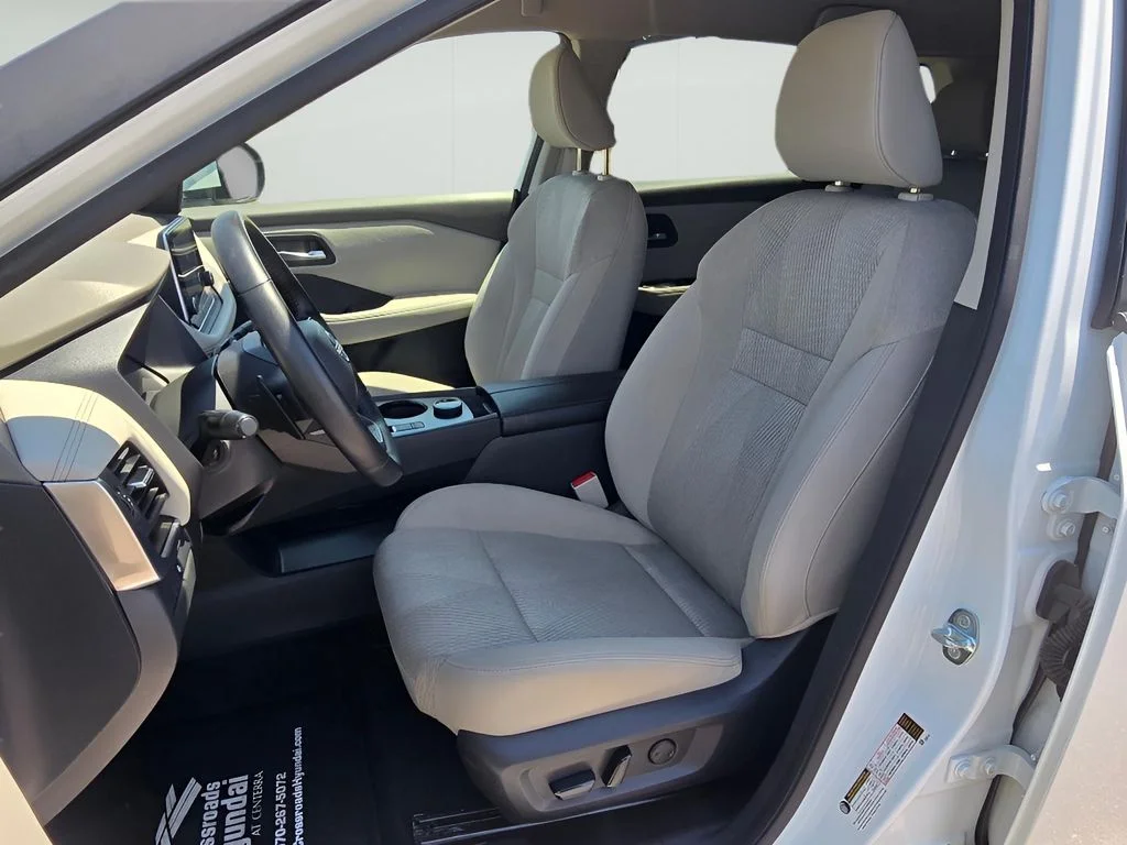 Used 2025 Everest White Pearl Nissan SV image 10