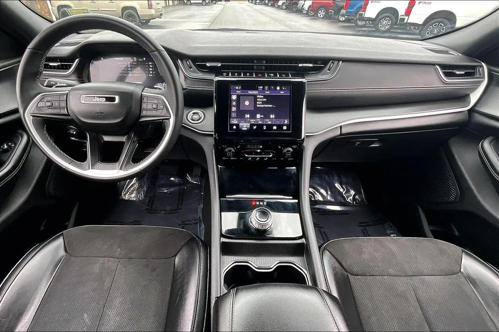 Used 2024 Black Jeep Altitude image 16