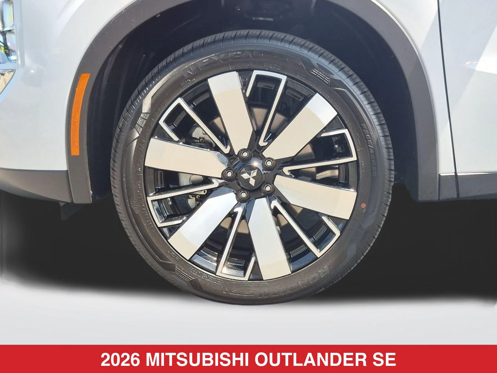 New 2026 White Mitsubishi SE image 11