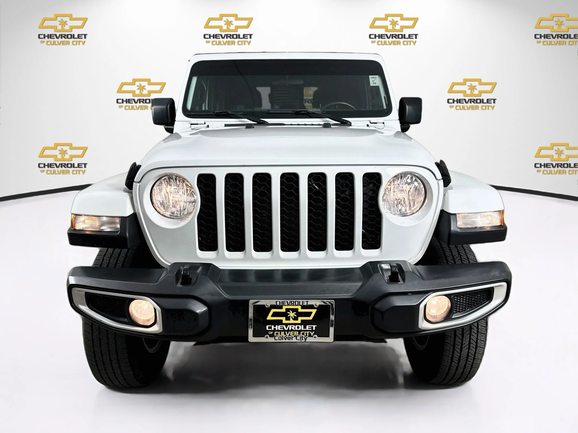 Used 2022  Jeep Sport S image 2
