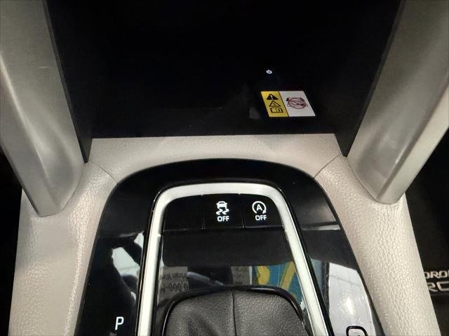 Certified Used 2023 WIND CHILL PEARL Toyota  image 18