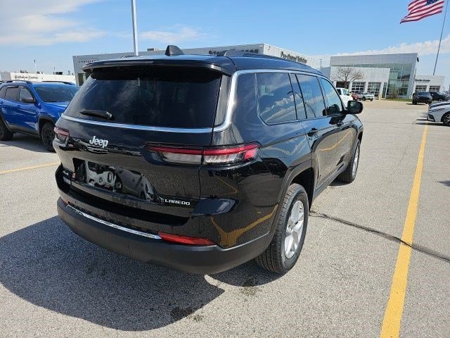 New 2026 Diamond Black Crystal Pearlcoat Jeep Laredo X image 5